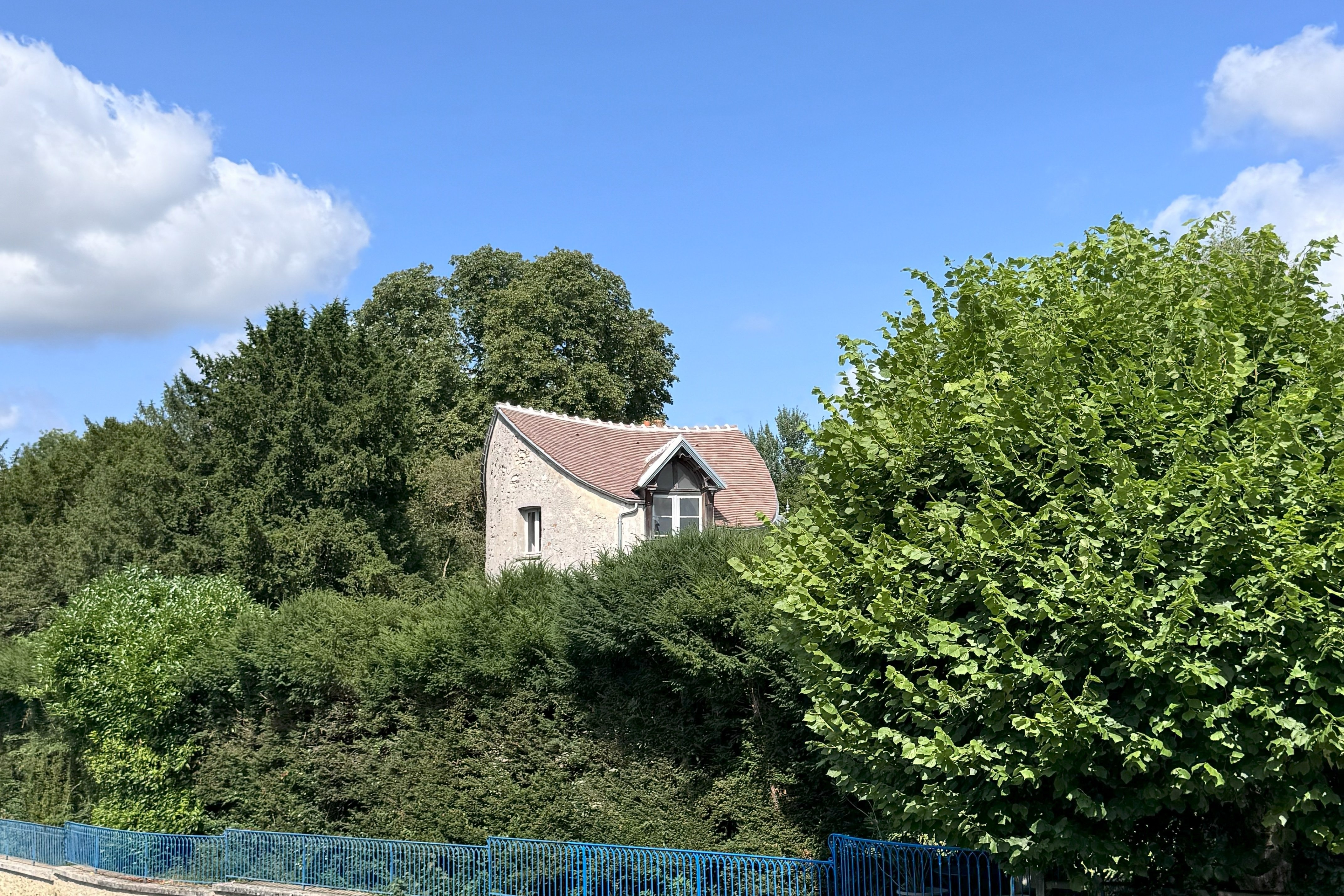 © CARON Couverture © CARON Couverture