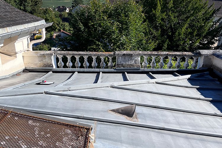 © CARON Couverture © CARON Couverture