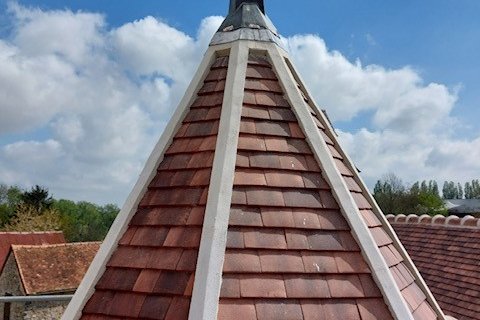 © CARON Couverture © CARON Couverture