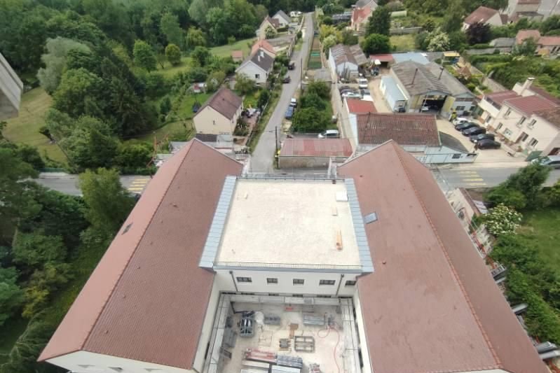 © CARON Couverture © CARON Couverture