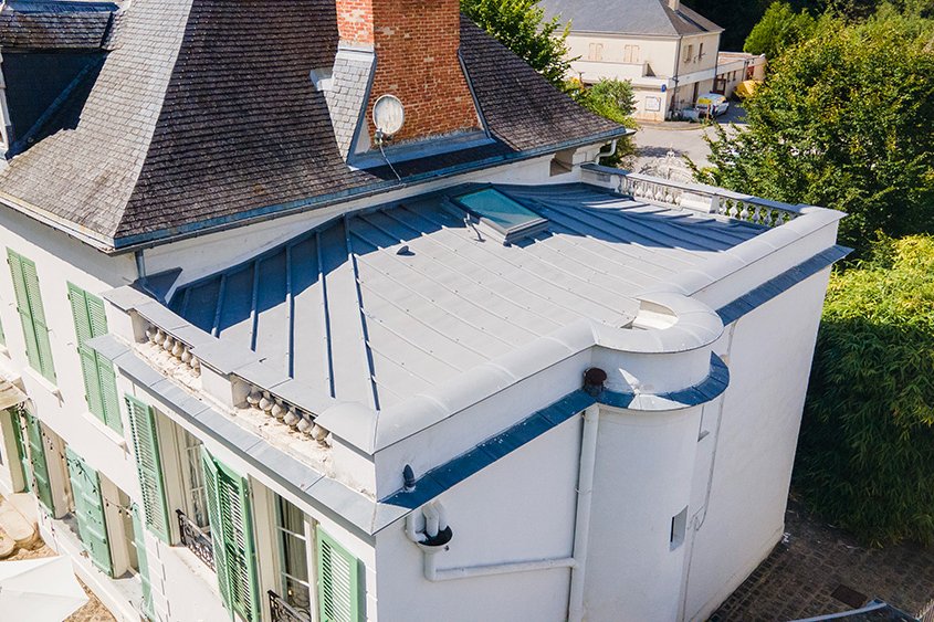 © CARON Couverture © CARON Couverture