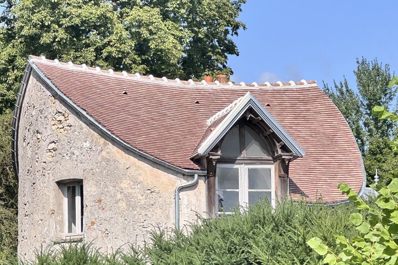 © CARON Couverture © CARON Couverture